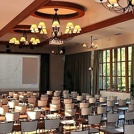 מלון Resort Sobotin 4*